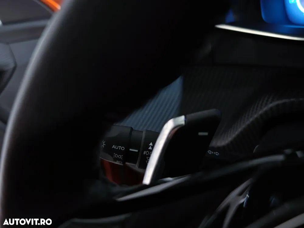 Peugeot 2008 PureTech 130 EAT8 Allure - 12