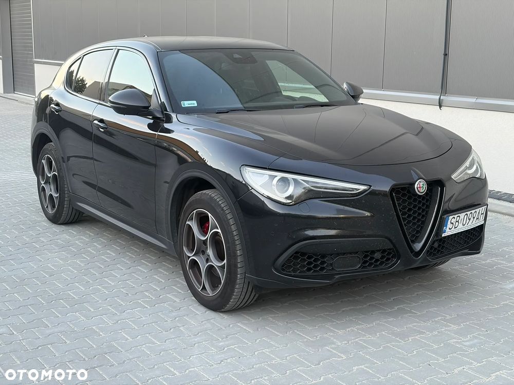 Alfa Romeo Stelvio - 1