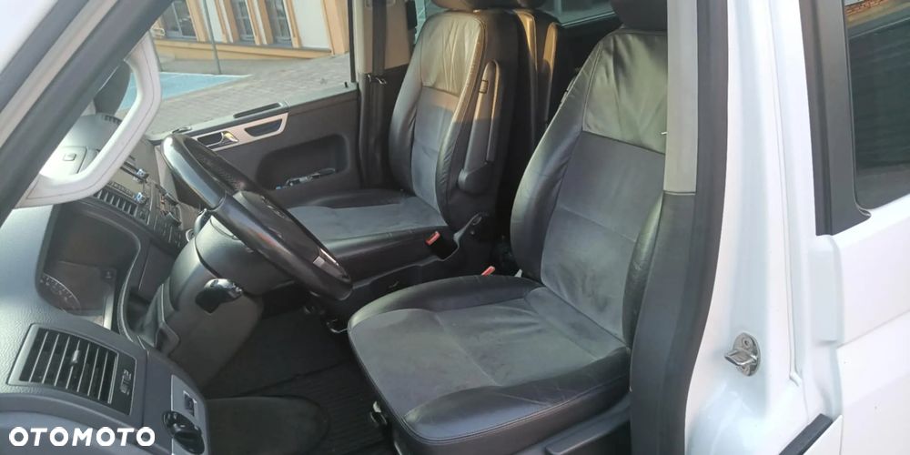 Volkswagen Multivan - 7