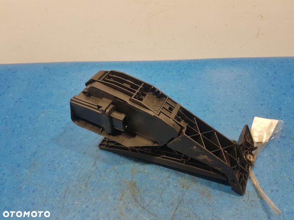 BMW 1 E87 118D POTENCJOMETR GAZU 74766500 N47 - 6