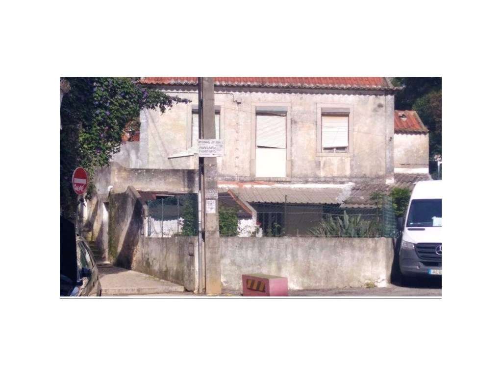 Moradia T2 no Mesmo Terreno para Recuperar | Agualva-Cacém - Grande imagem: 5/5