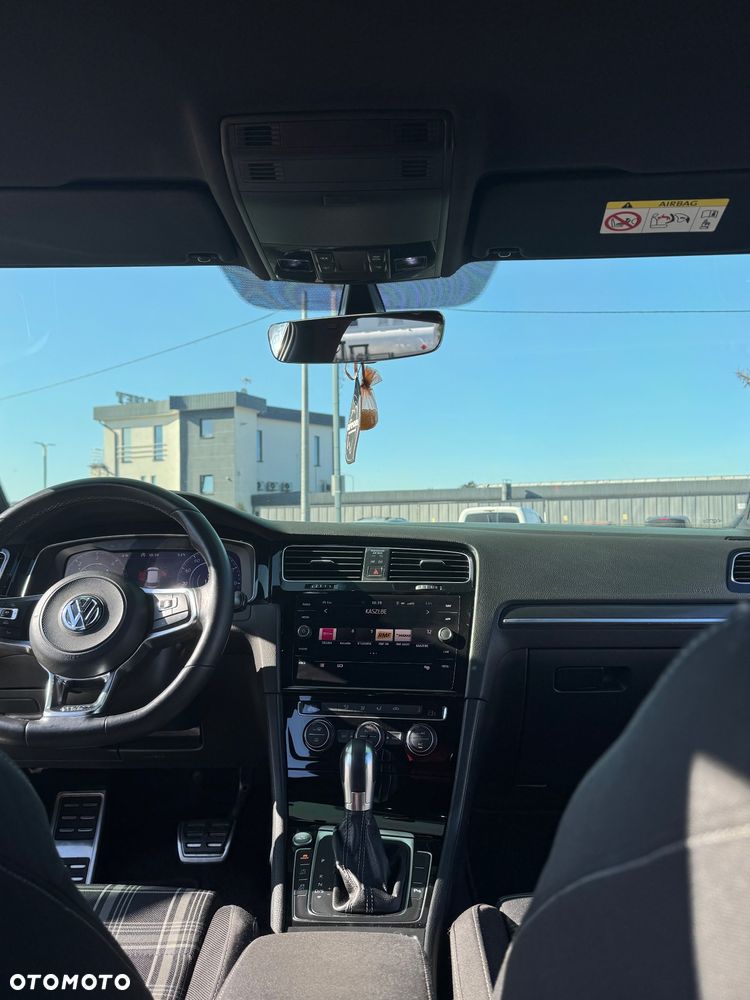 Volkswagen Golf - 19