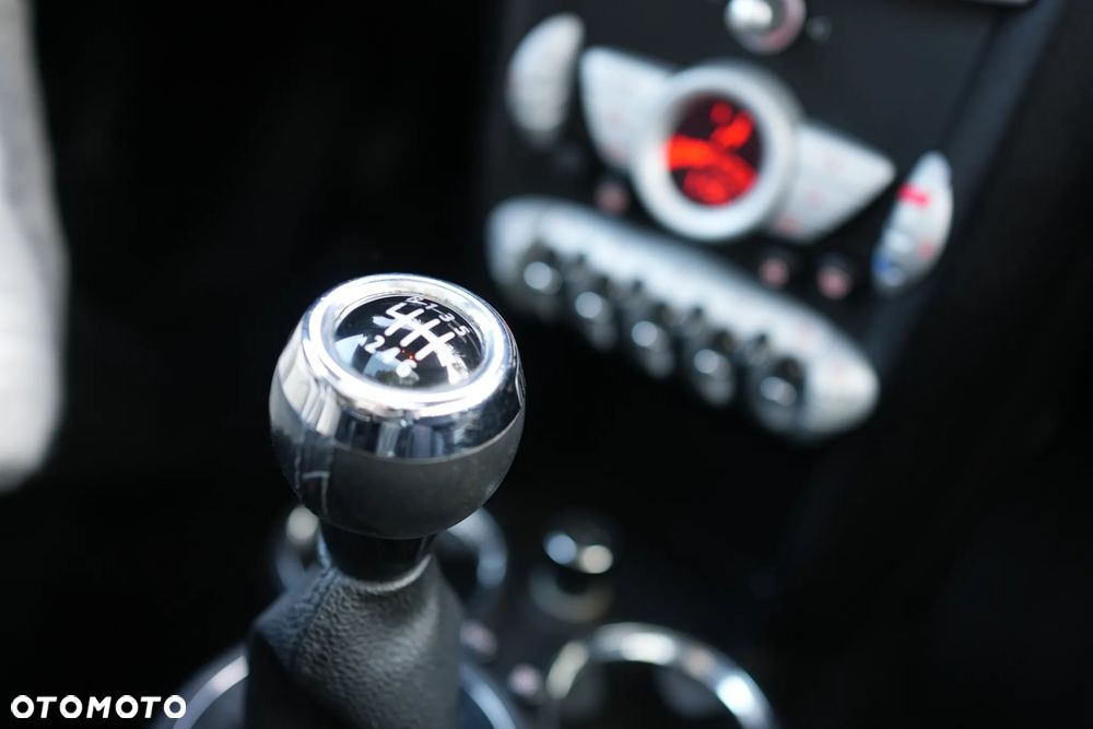 MINI Cooper Standard - 14