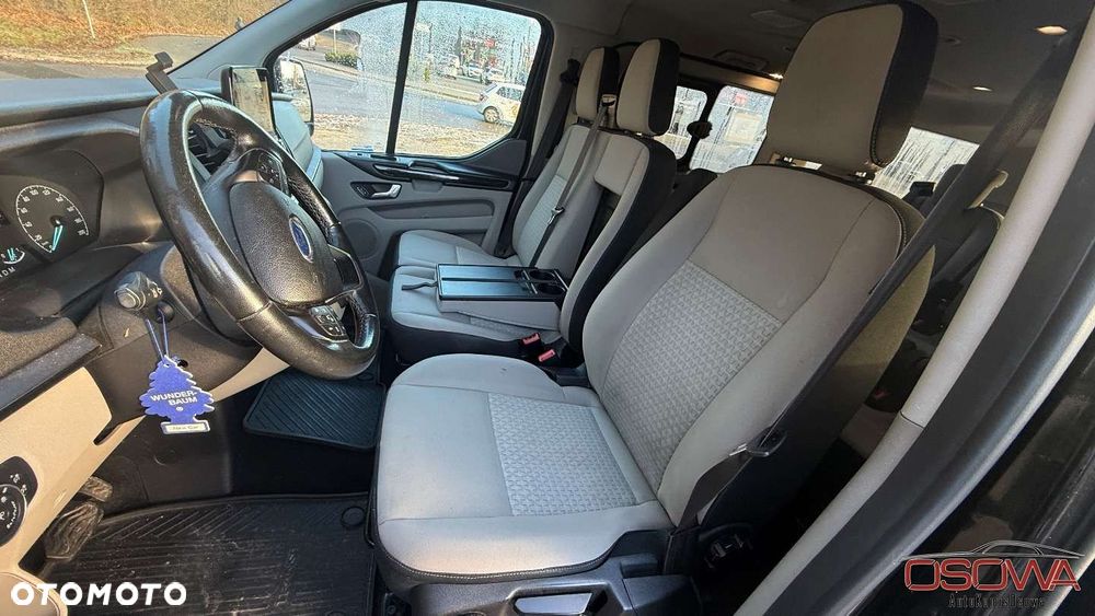 Ford Tourneo Custom - 12