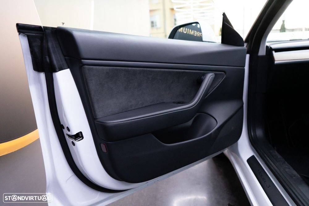 Tesla Model 3 Long-Range Dual Motor AWD - 23