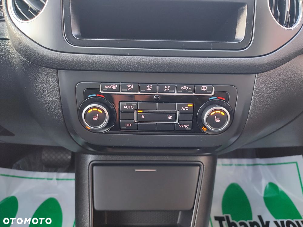 Volkswagen Golf Plus 1.2 TSI DSG Comfortline - 27