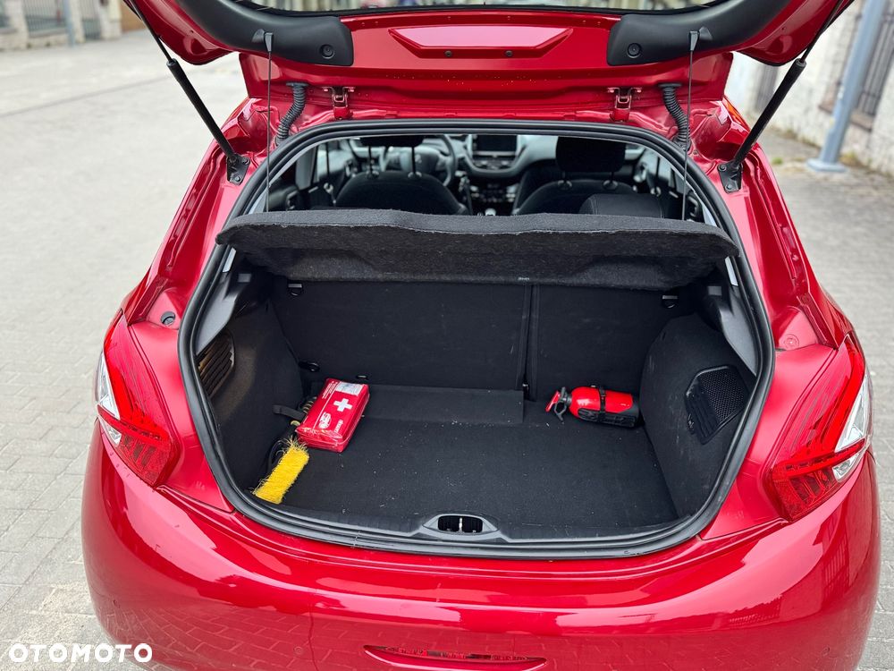 Peugeot 208 1.2 VTi Allure - 12