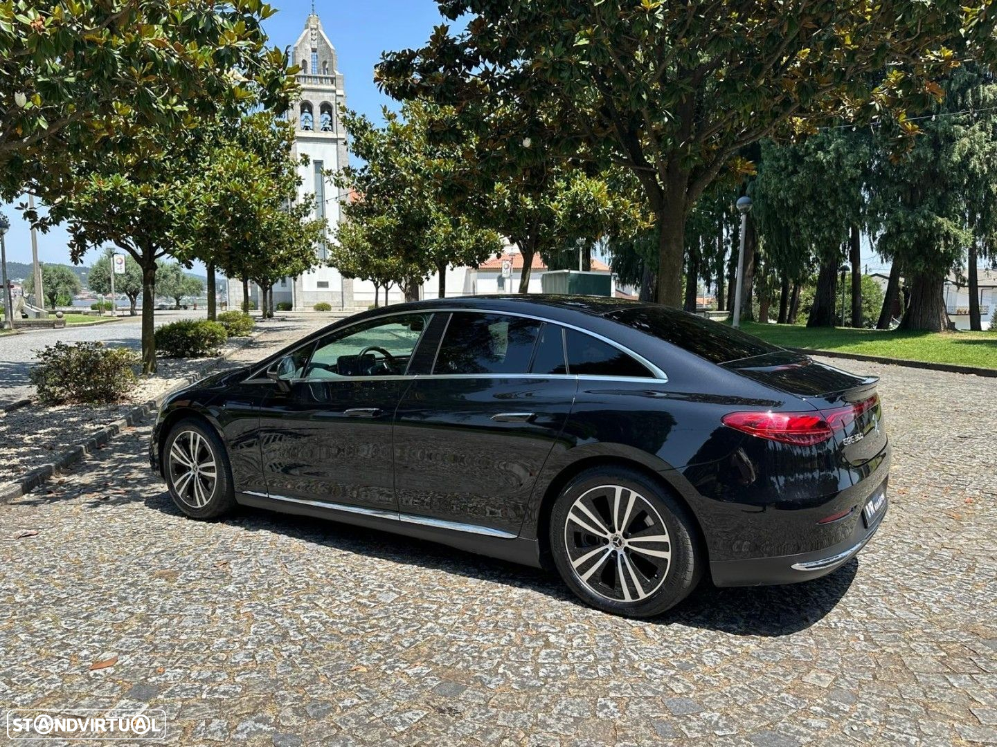 Mercedes-Benz EQE 300 Edition Electric Art - 21