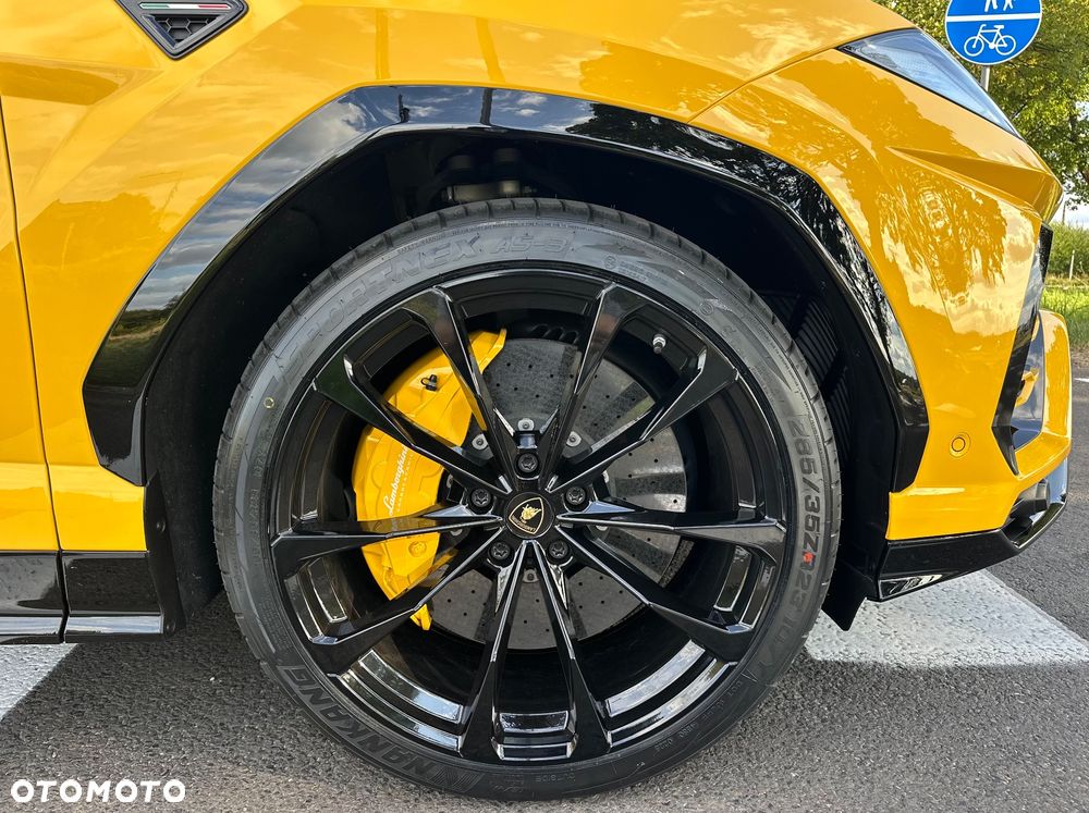 Lamborghini Urus - 35