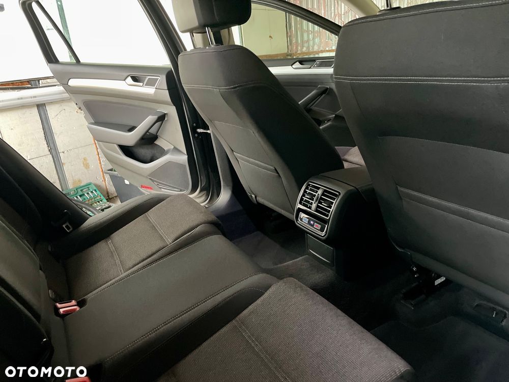 Volkswagen Passat 2.0 TDI (BlueMotion Technology) Comfortline - 16