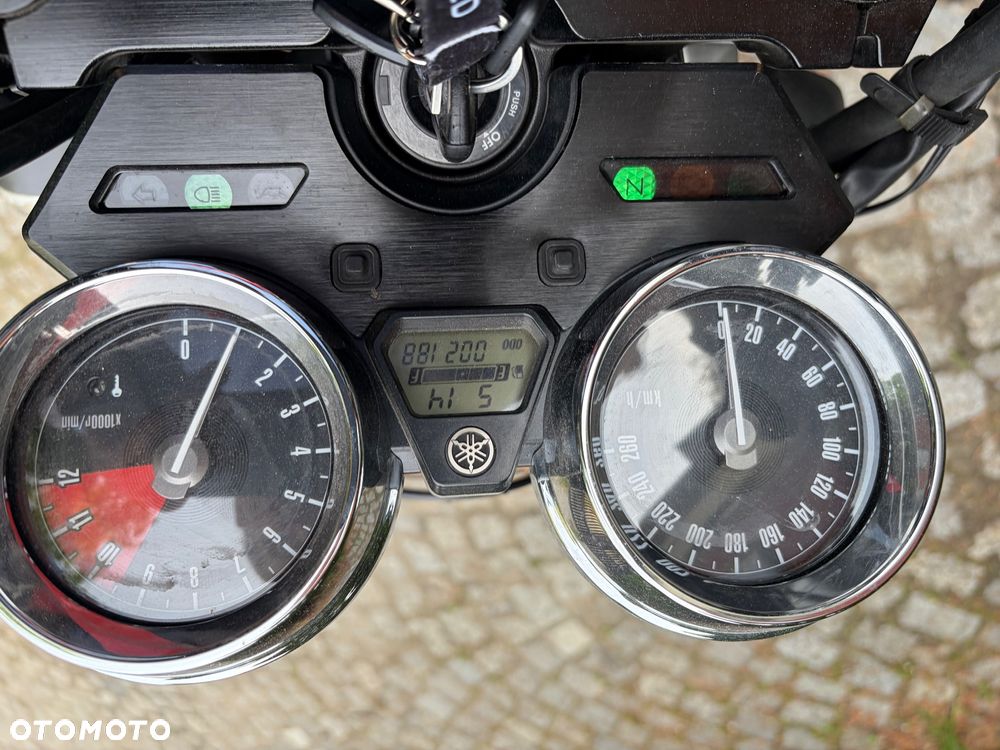 Yamaha XJR - 14