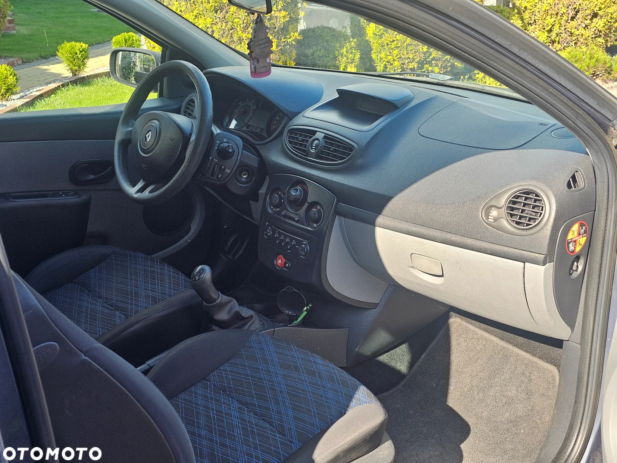 Renault Clio - 12