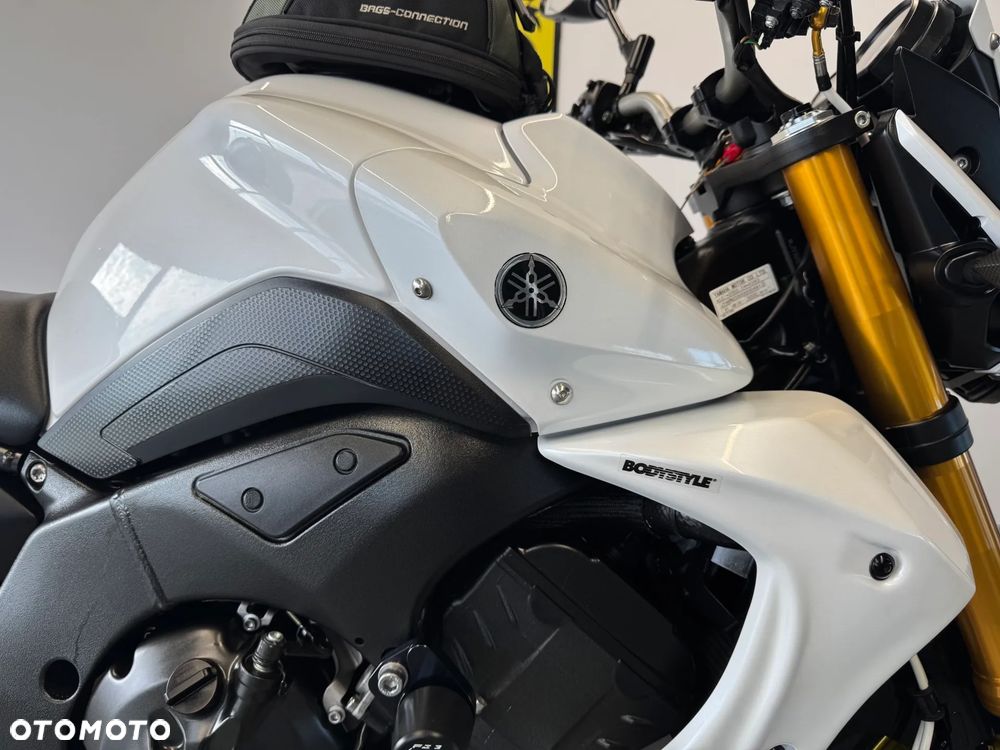 Yamaha FZ8 - 12