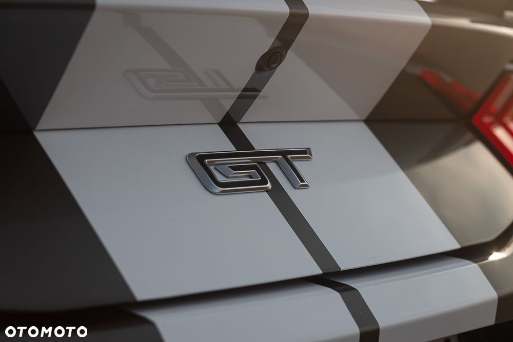 Ford Mustang - 25