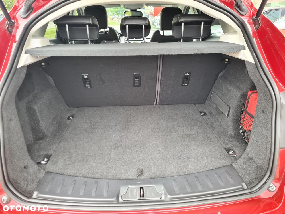 Jaguar E-Pace 2.0 i4D AWD R-Dynamic - 21