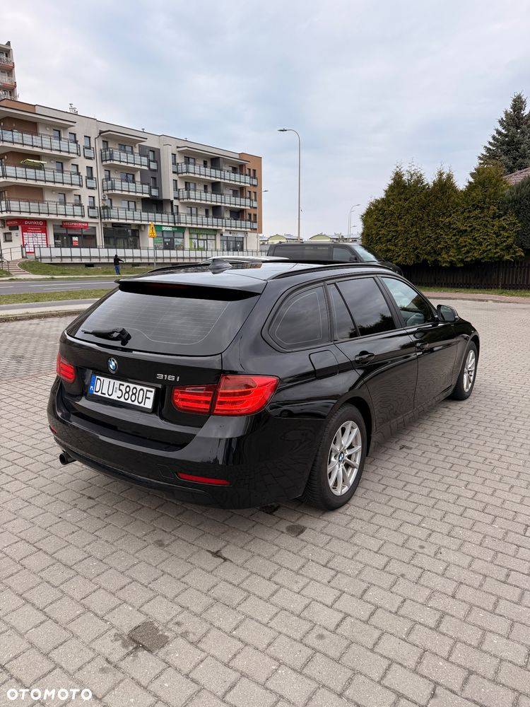 BMW Seria 3 316i - 5