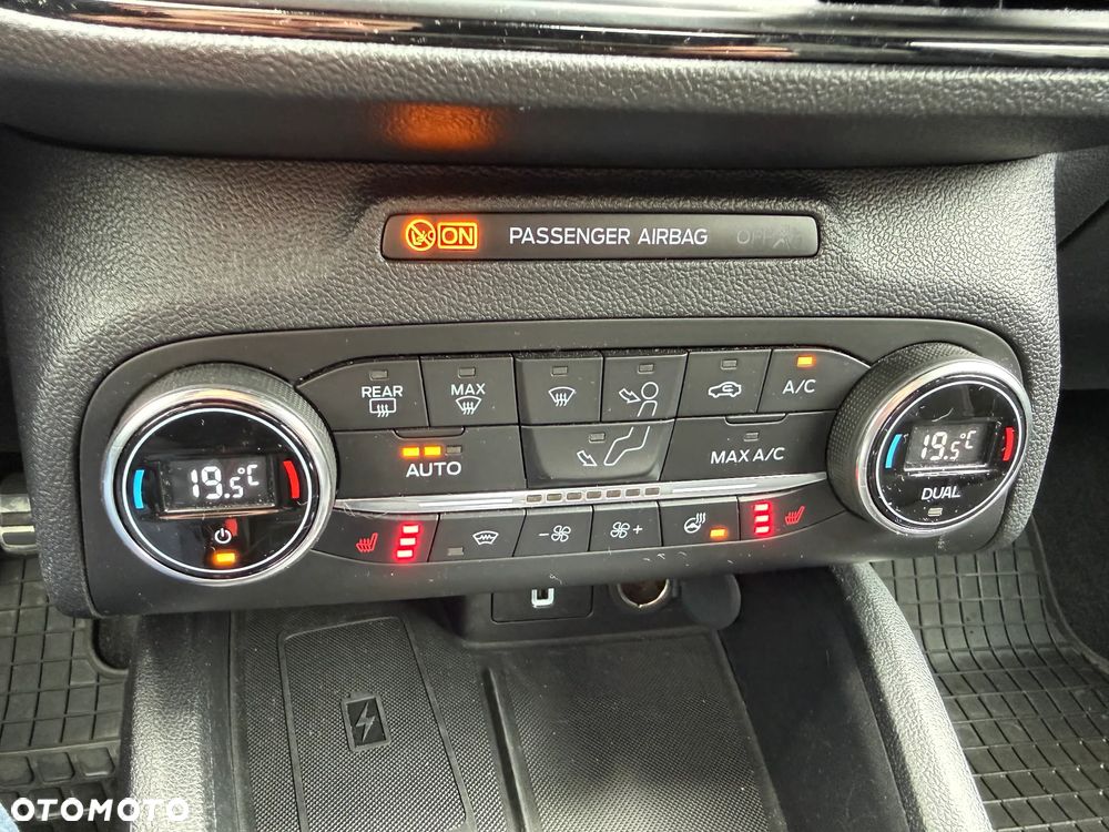 Ford Focus 1.5 EcoBoost ST-Line - 38