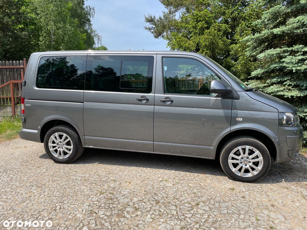 Volkswagen Caravelle - 8