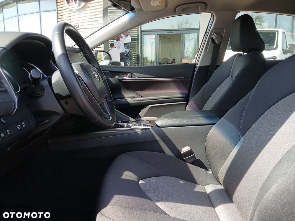 Toyota Camry 2.5 Hybrid Comfort CVT - 16