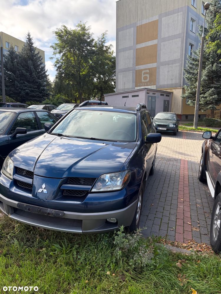 Mitsubishi Outlander 2.0 Comfort 4WD - 2