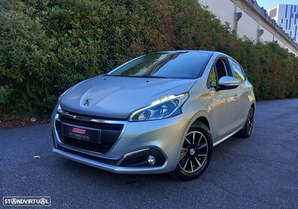Peugeot 208 1.6 BlueHDi Style - 1