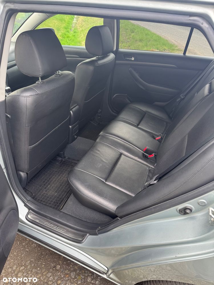 Toyota Avensis 2.2 D-CAT Sol plus NAVI - 10