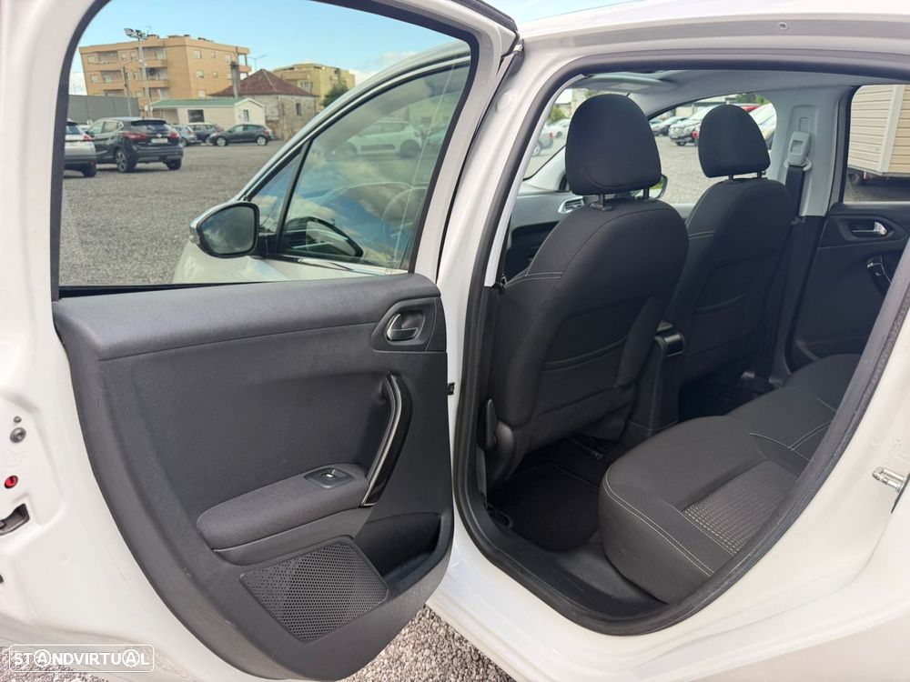 Peugeot 208 1.2 PureTech GT Line - 15