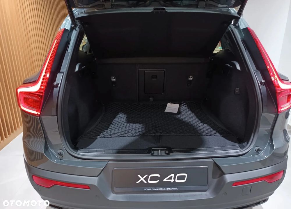 Volvo XC 40 B3 Plus Dark - 11