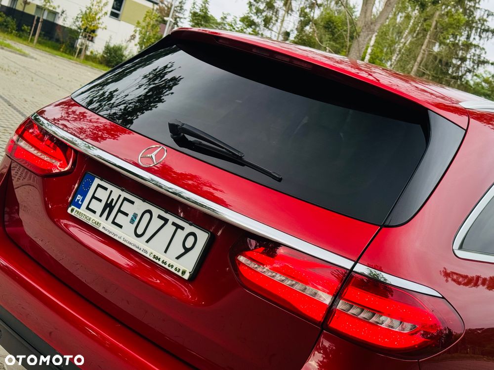 Mercedes-Benz Klasa E 220 d 9G-TRONIC Exclusive - 22