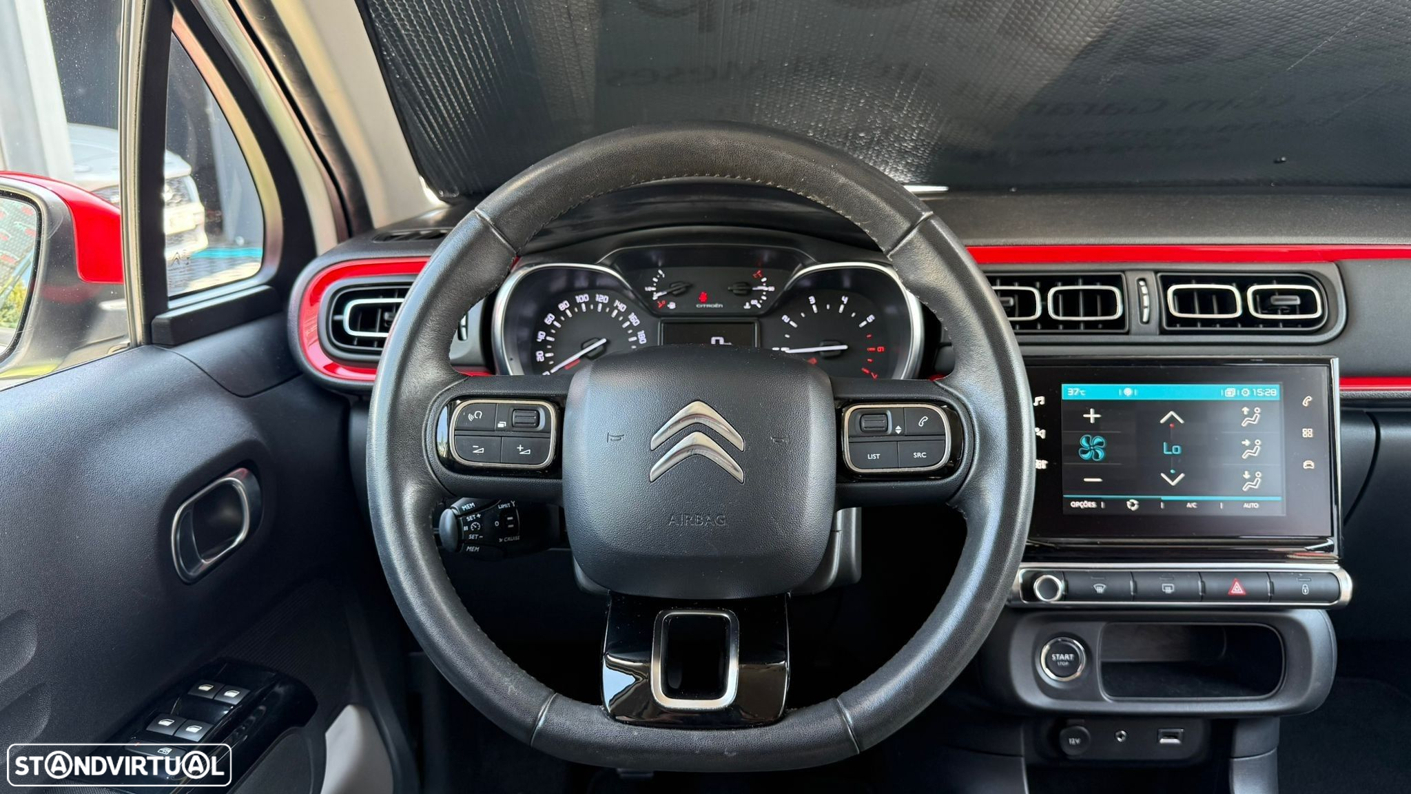 Citroën C3 1.2 PureTech Shine - 24