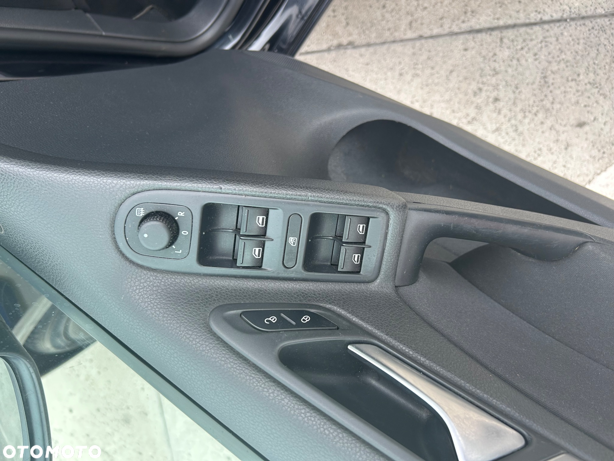 Volkswagen Golf 1.6 TDI BlueMotion Technology Comfortline - 8