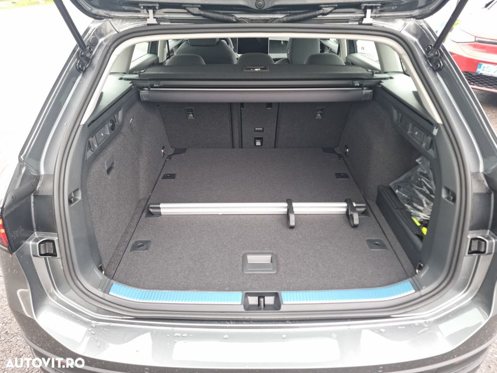 Volkswagen Passat 1.5 e-TSI OPF DSG - 9