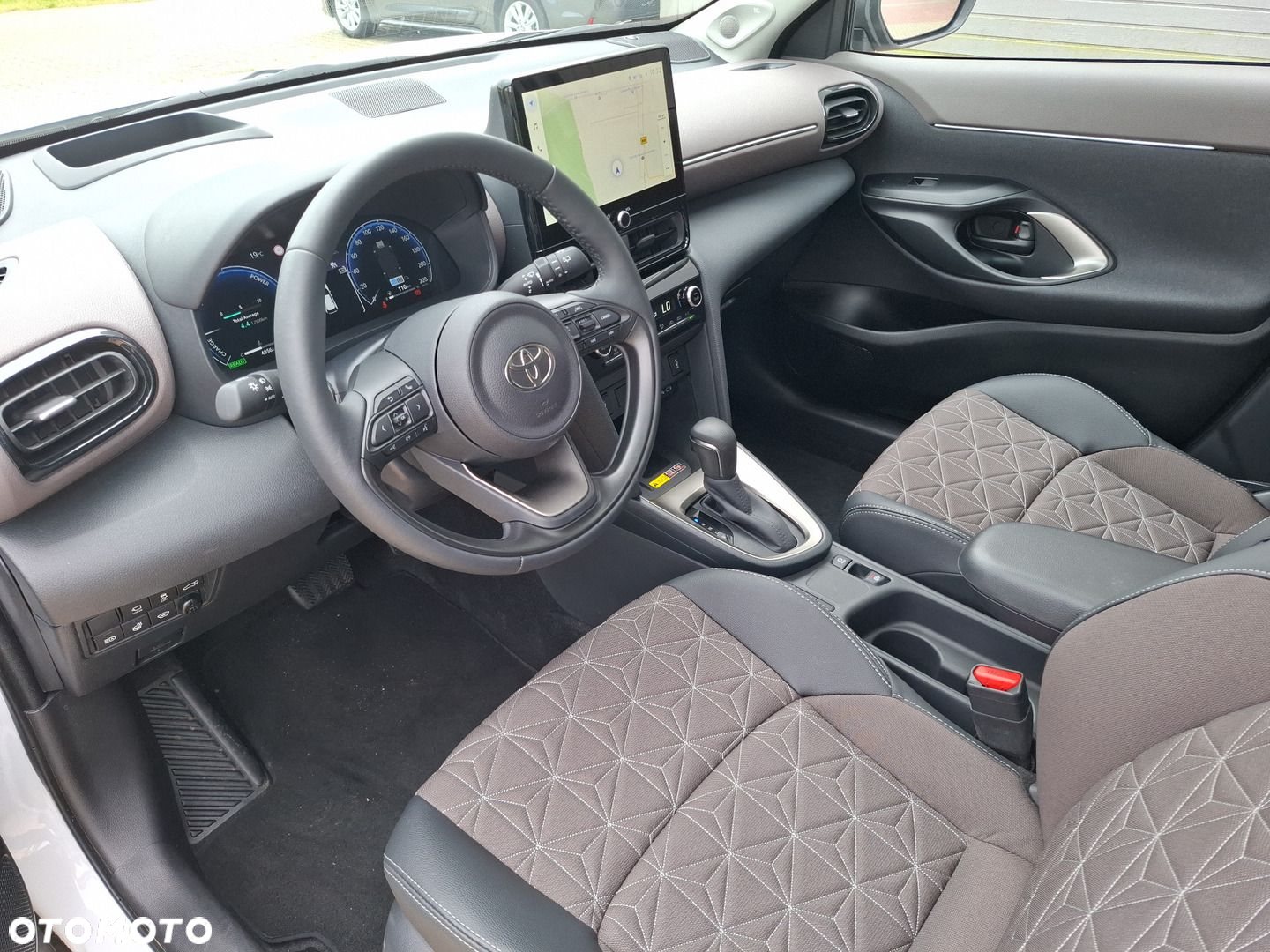 Toyota Yaris Cross - 16