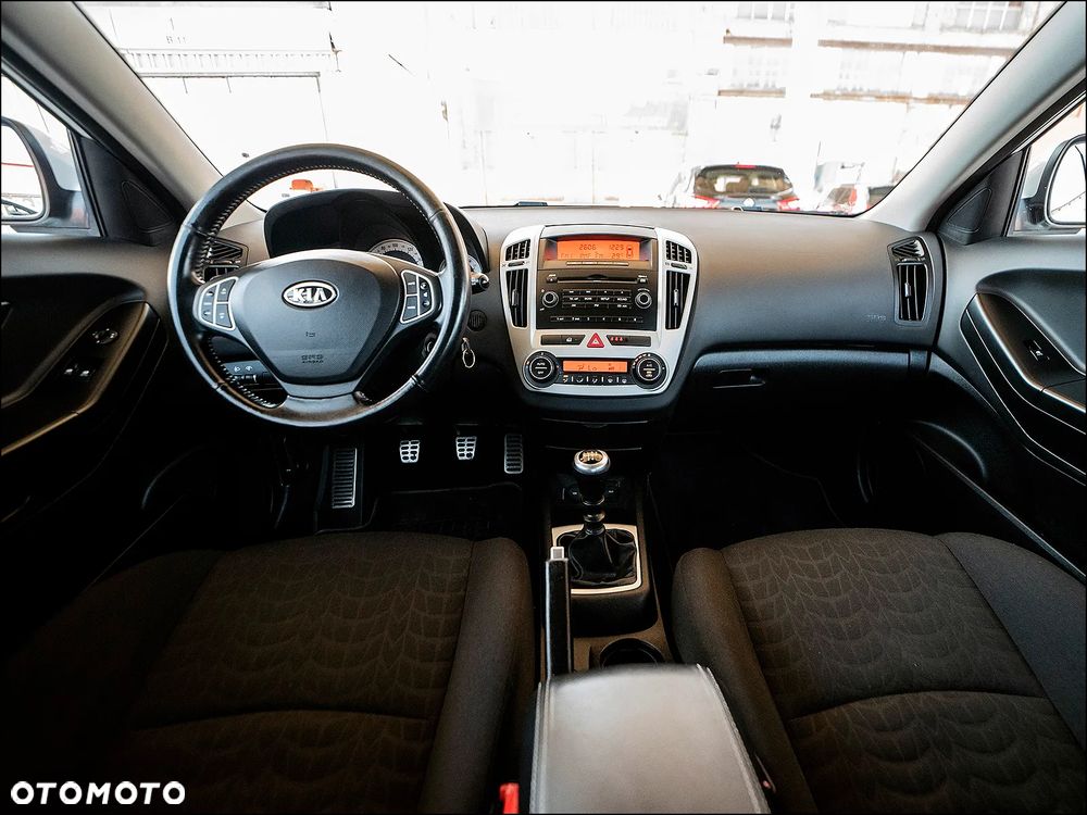 Kia ProCeed - 16
