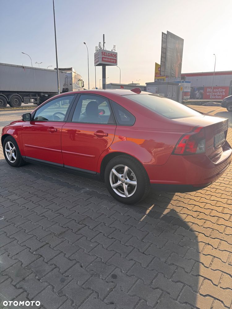 Volvo S40 1.6 - 10
