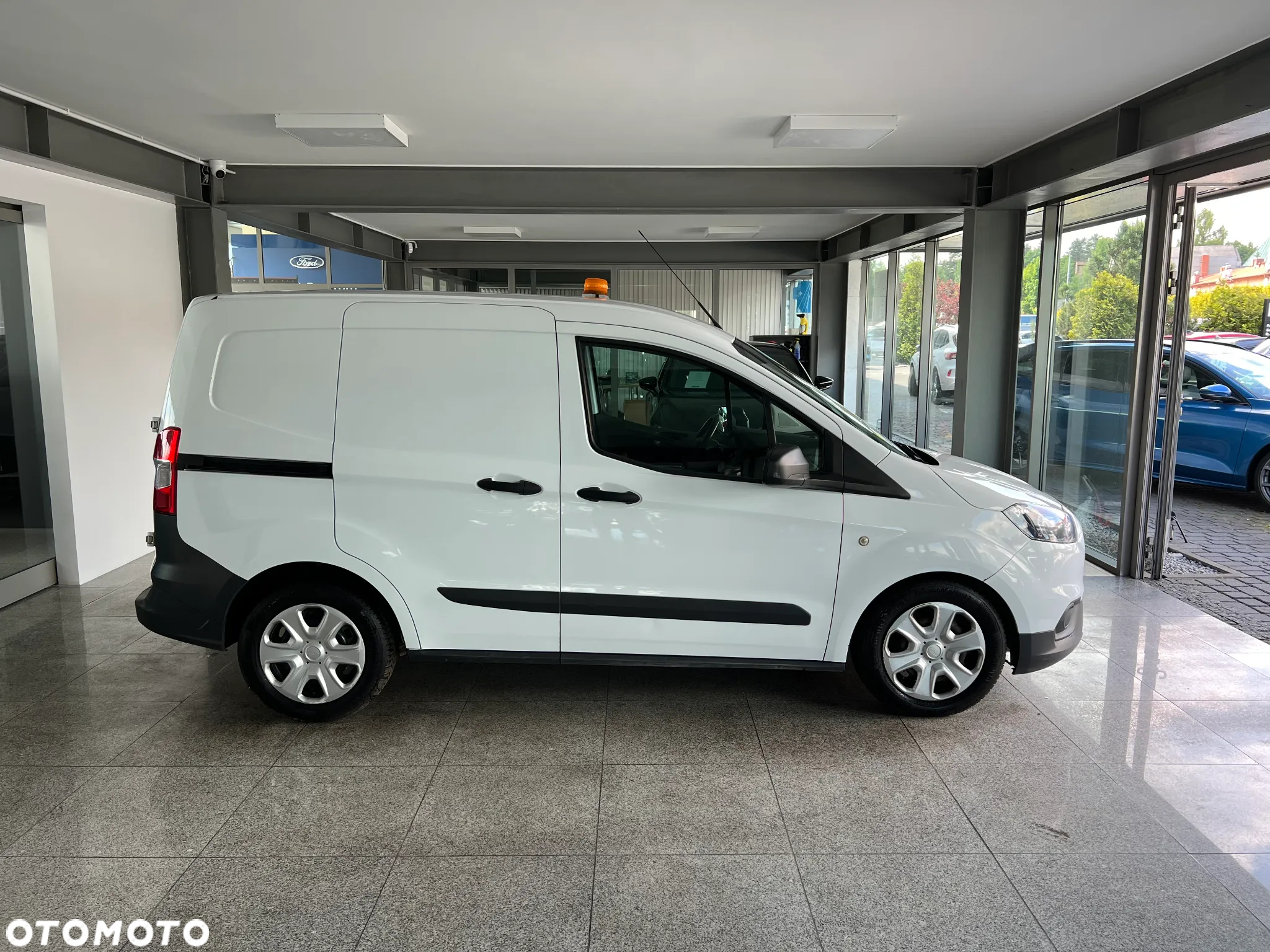 Ford Courier - 15
