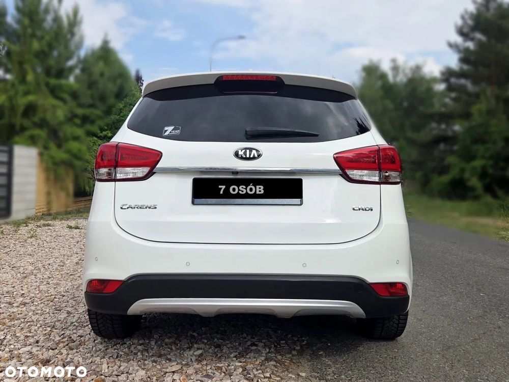 Kia Carens 1.7 CRDi M 7os - 9