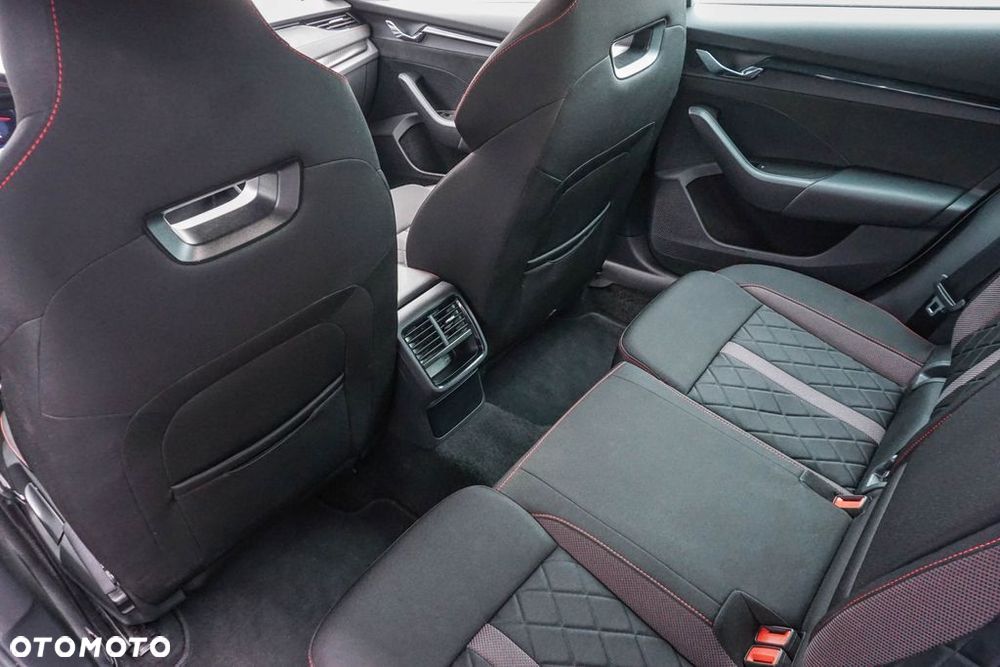 Skoda Octavia 2.0 TDI RS DSG - 36