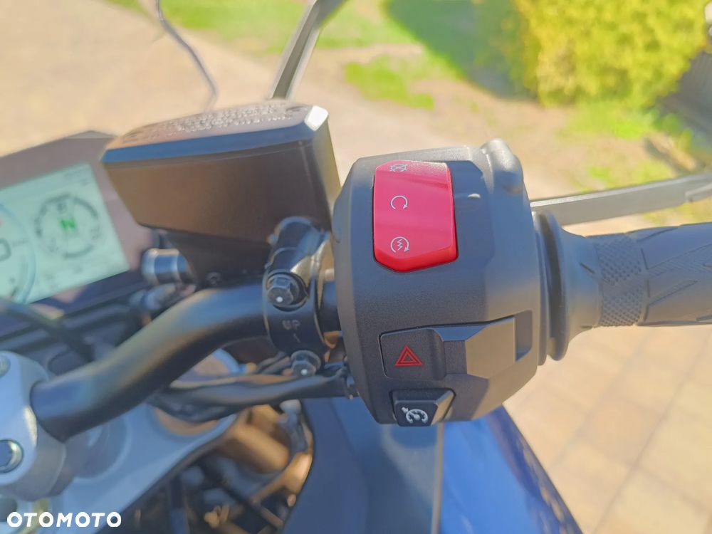Suzuki GSX 1000 - 31