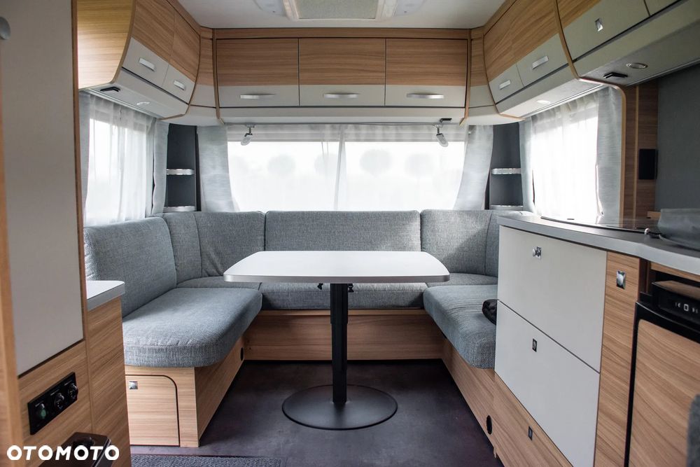 Dethleffs 730FKR Camper - 2