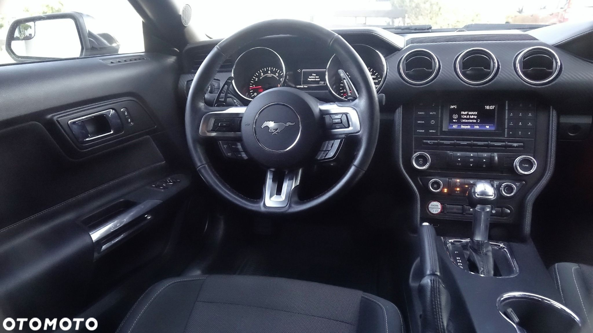 Ford Mustang - 32