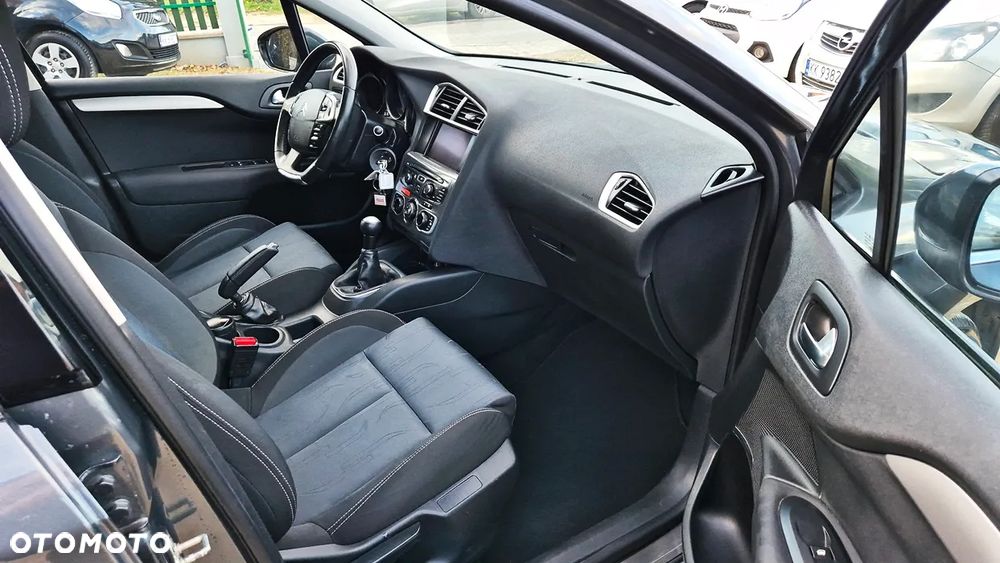 Citroën C4 VTi 120 Exclusive - 34