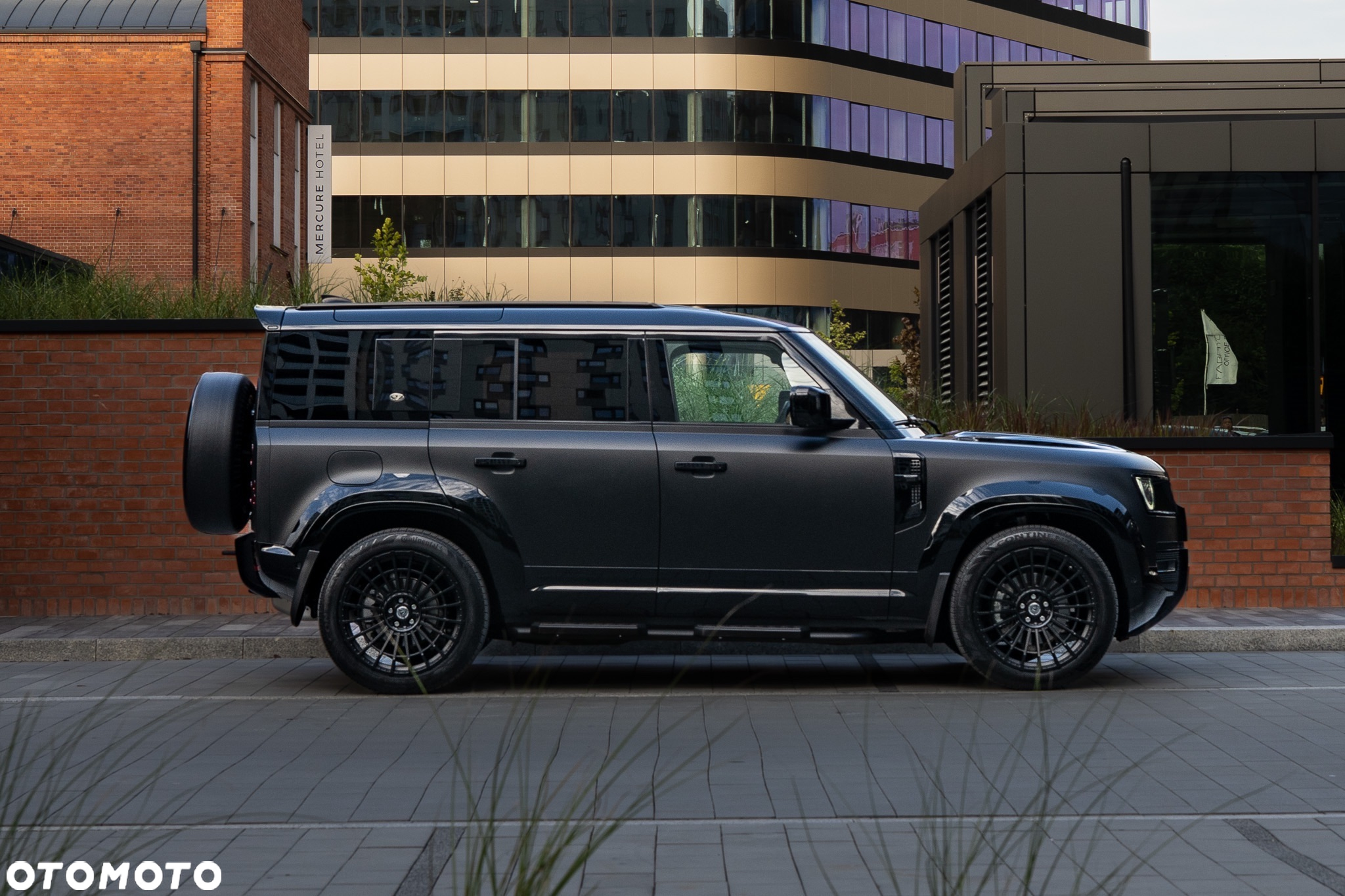 Land Rover Defender 110 5.0 P525 V8 - 9