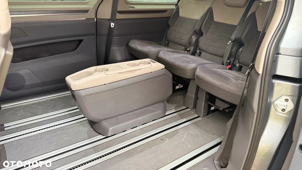 Volkswagen Multivan - 14