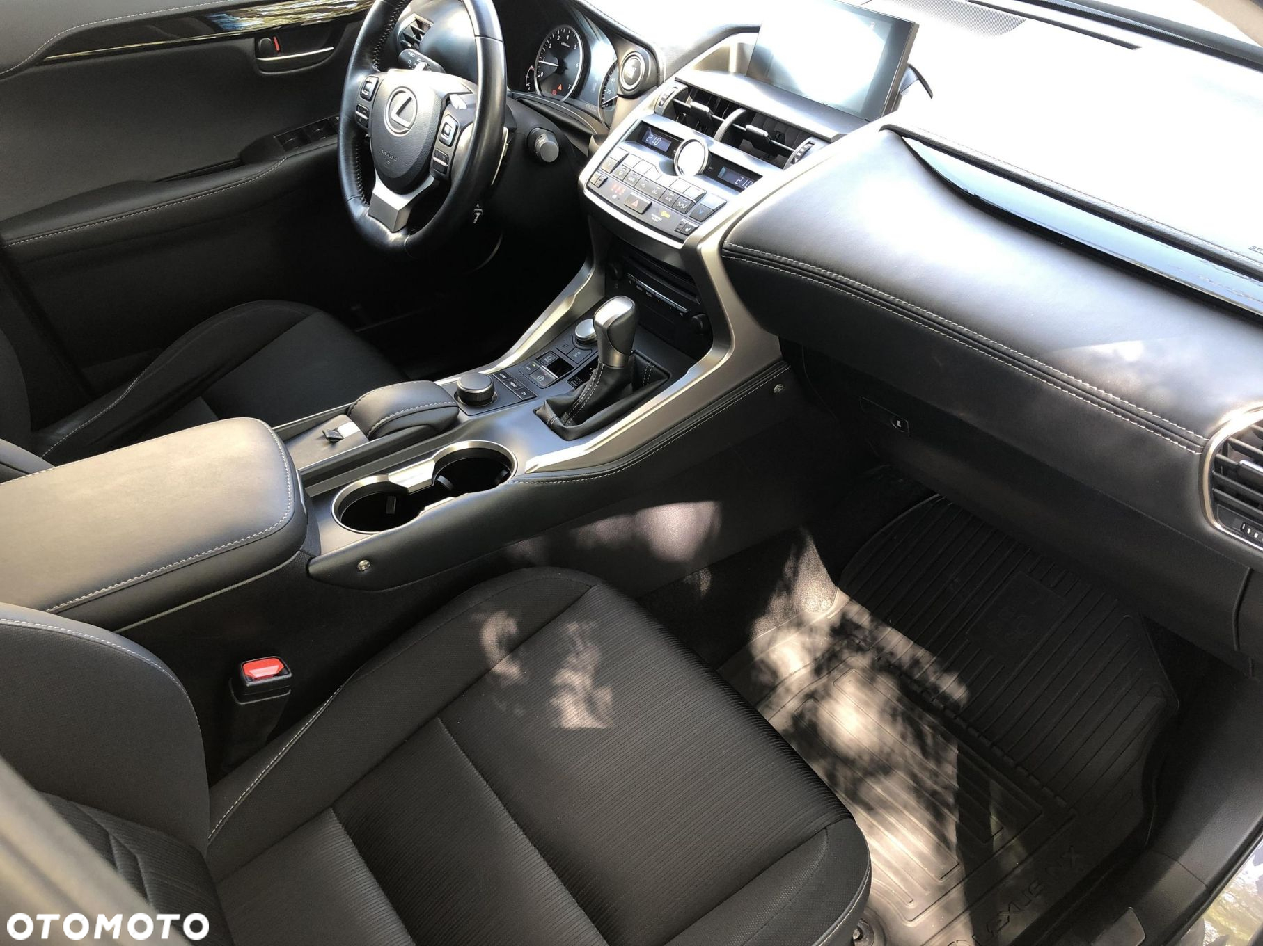 Lexus NX 200t Elite AWD - 21
