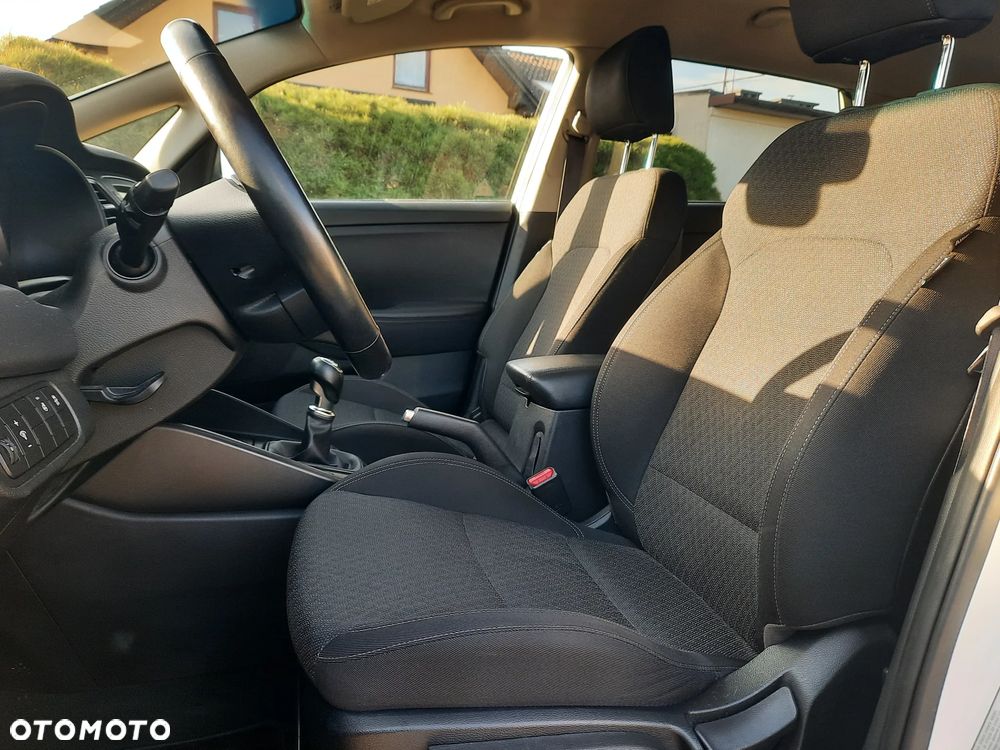 Kia Carens 1.6 GDI L 7os - 16