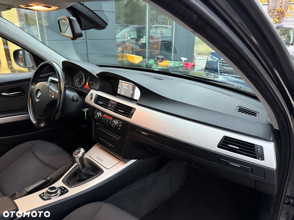 BMW Seria 3 318i - 20