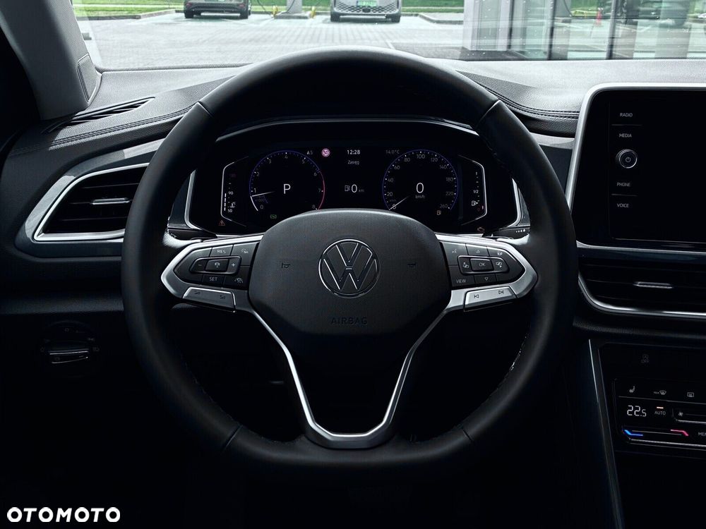 Volkswagen T-Roc - 13