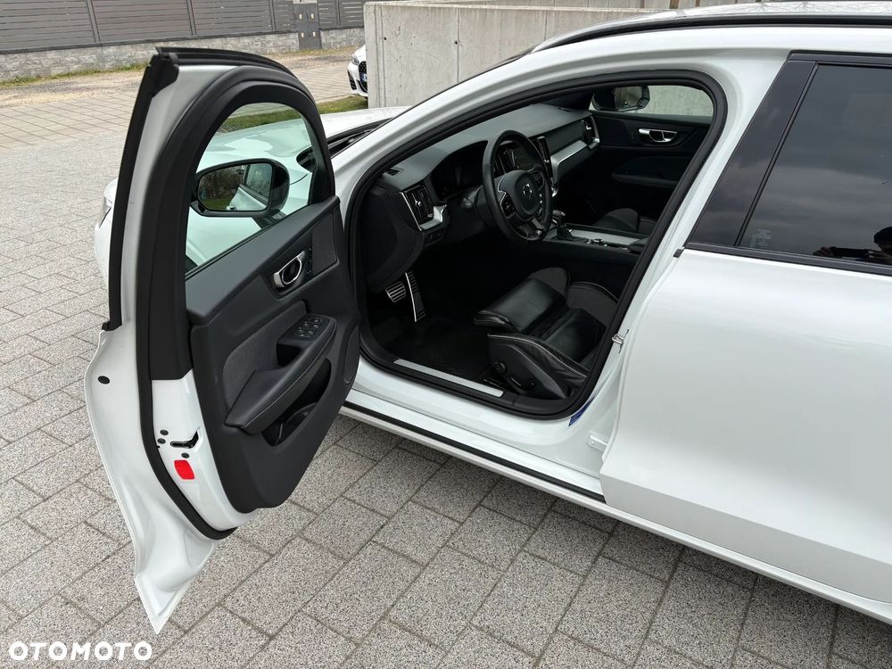 Volvo V60 T4 R-Design - 8