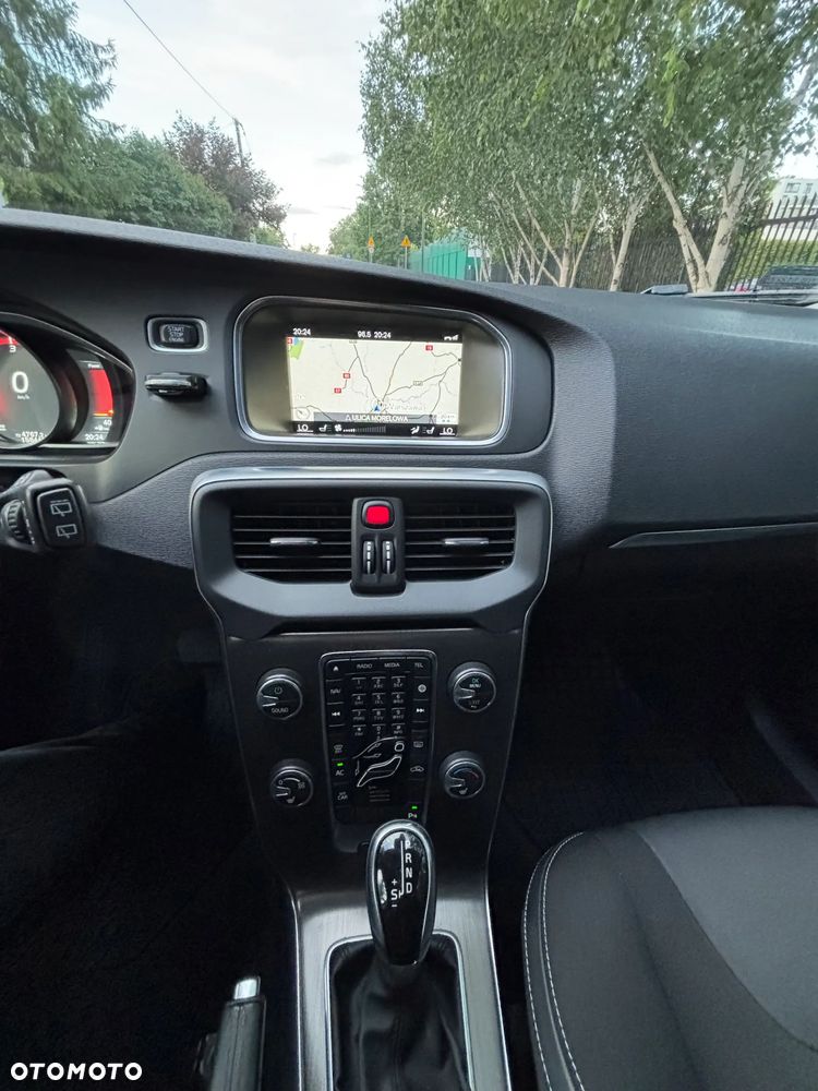 Volvo V40 D3 Geartronic Summum - 22